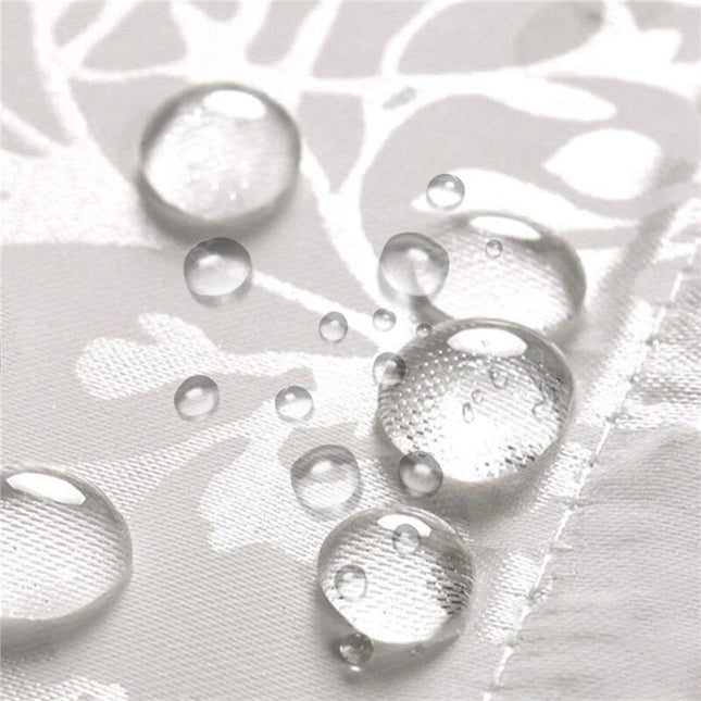 Bílý sprchový závěs s květinovým vzorem