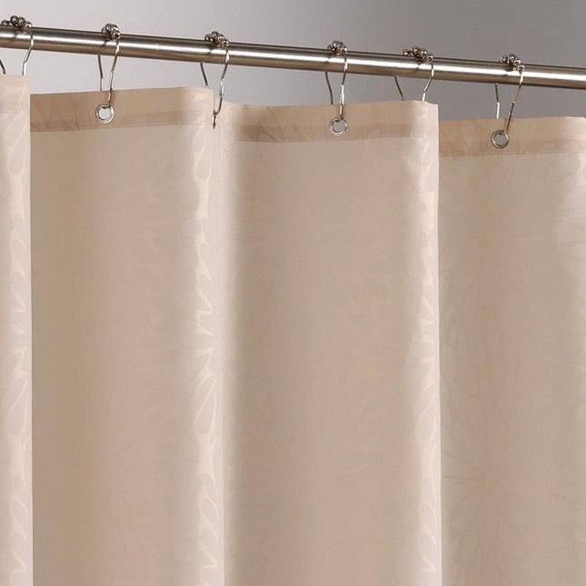 Sprchový závěs v krémové barvě