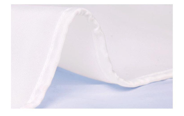 Bílý látkový sprchový závěs