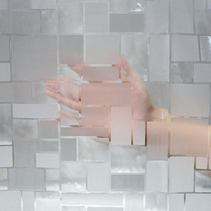 Průsvitný sprchový závěs se čtvercovým vzorem