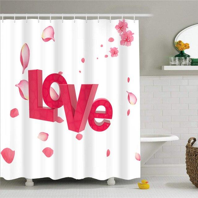 Romantický sprchový závěs s nápisem Love